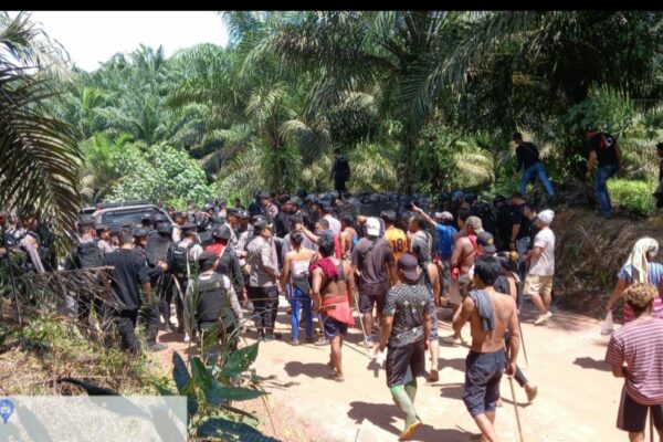 Ratusan Warga Gelar Aksi di PT. BJAP Hingga Terjadi Rusuh