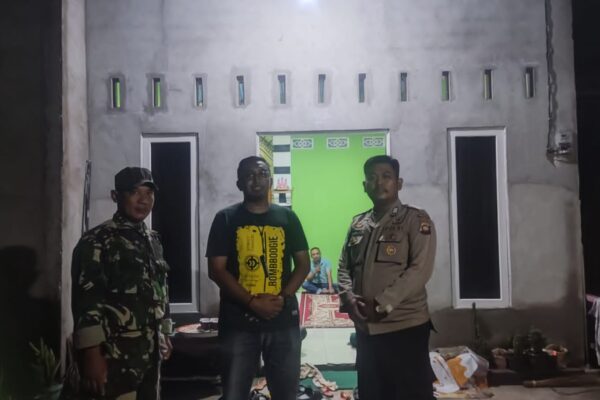 Bhabinkamtibmas Polsek Benua Kayong Laksanakan Patroli Pengamanan Kampanye Pilkades Serentak 2025