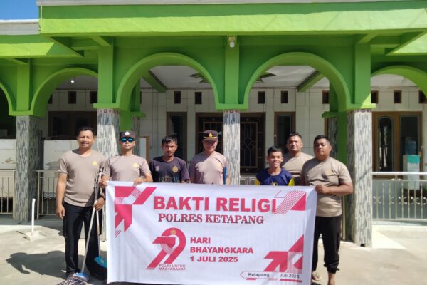 Kapolsek Jelai Hulu dan Anggota Laksanakan Bakti Religi dalam Rangka Hari Bhayangkara ke-79