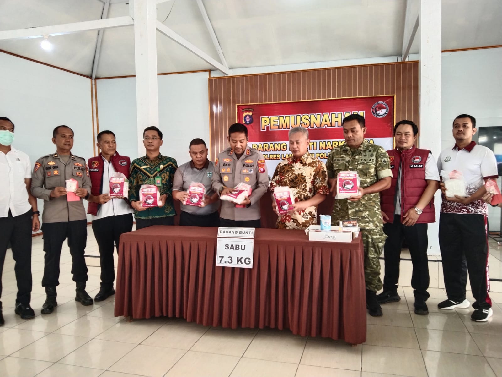 Jajaran Polres Lamandau saat konferensi pers terkait pemusnahan barang bukti narkotika sepanjang Juli 2026
